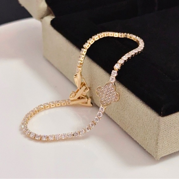 Van Cleef & Arpels Rose Gold Pavé Clover Diamond Tennis Bracelet - Picture 3 of 5